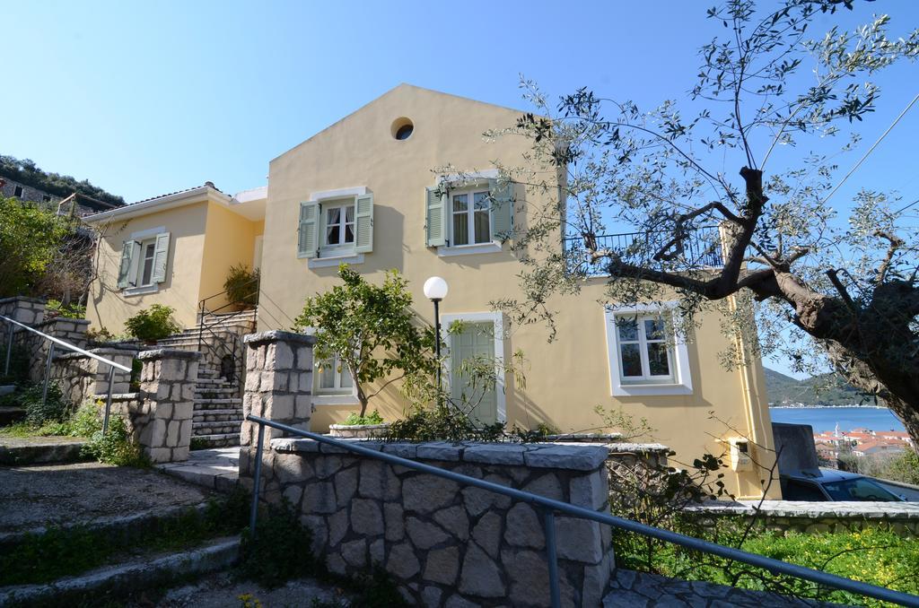 Yellow House Ithaca Vathy  Rom bilde